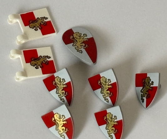 LEGO Minifigure Castle Crown Lion King Shield Flag Vintage Lot of 8  (lot A)