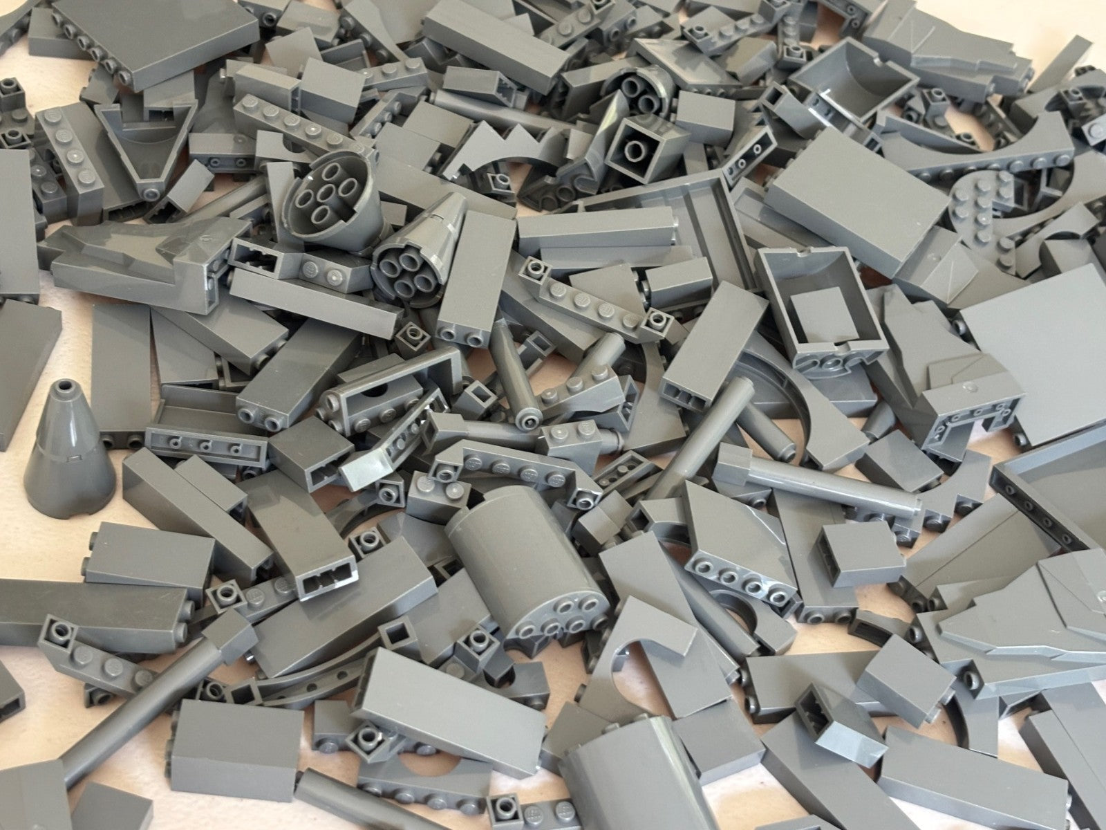 LEGO Lot of 50 Dark Bluish Gray Castle Random Mix Arches Walls Bricks Pillars
