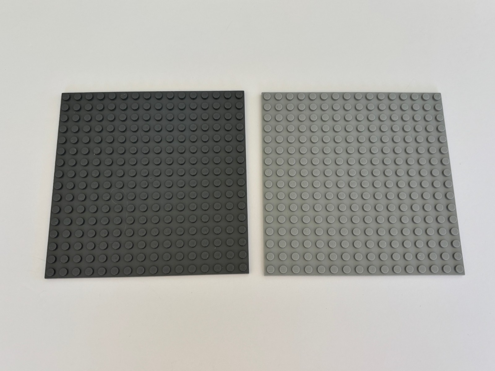 SHIPS FREE! LEGO 91405 Lot of 2 Base Plate Base Plates Board 16x16 Gray