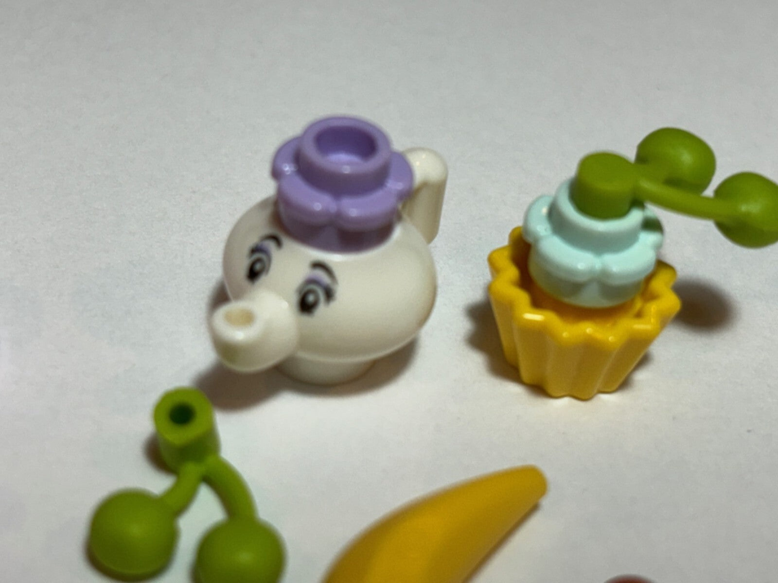 LEGO Food Lot Minifigure Dessert Pie, Apple, Bannana, Turkey Leg, Tea Pot (lot A
