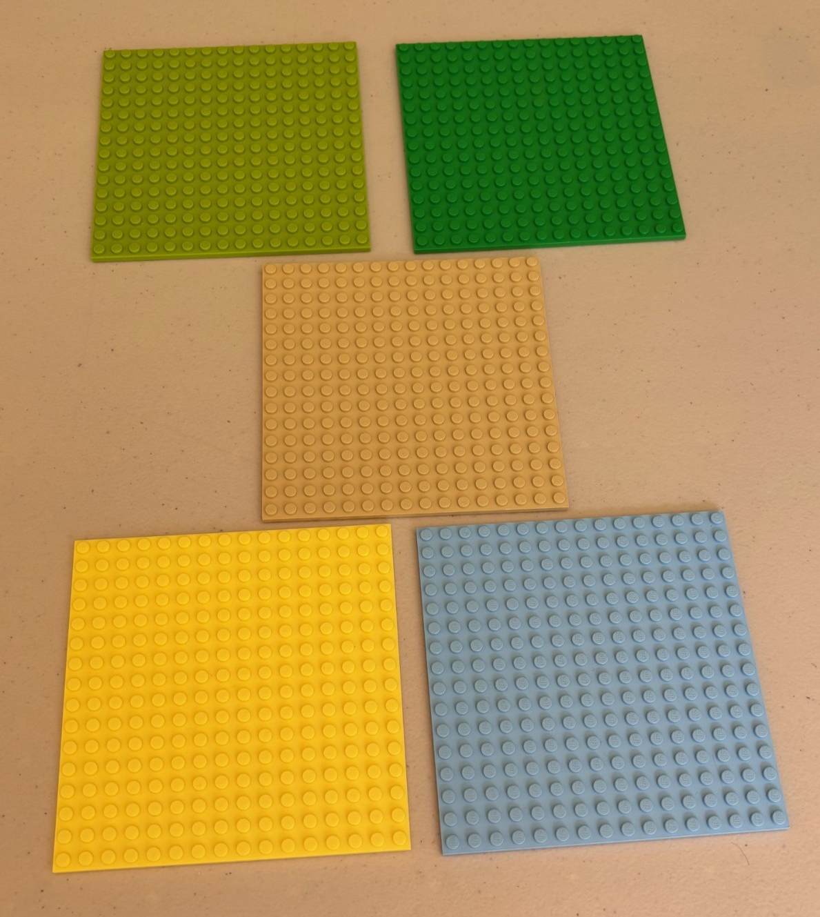 SHIPS FREE! LEGO 91405 Lot of 5 Baseplates 16x16 Colors Shown Tan Blue Green