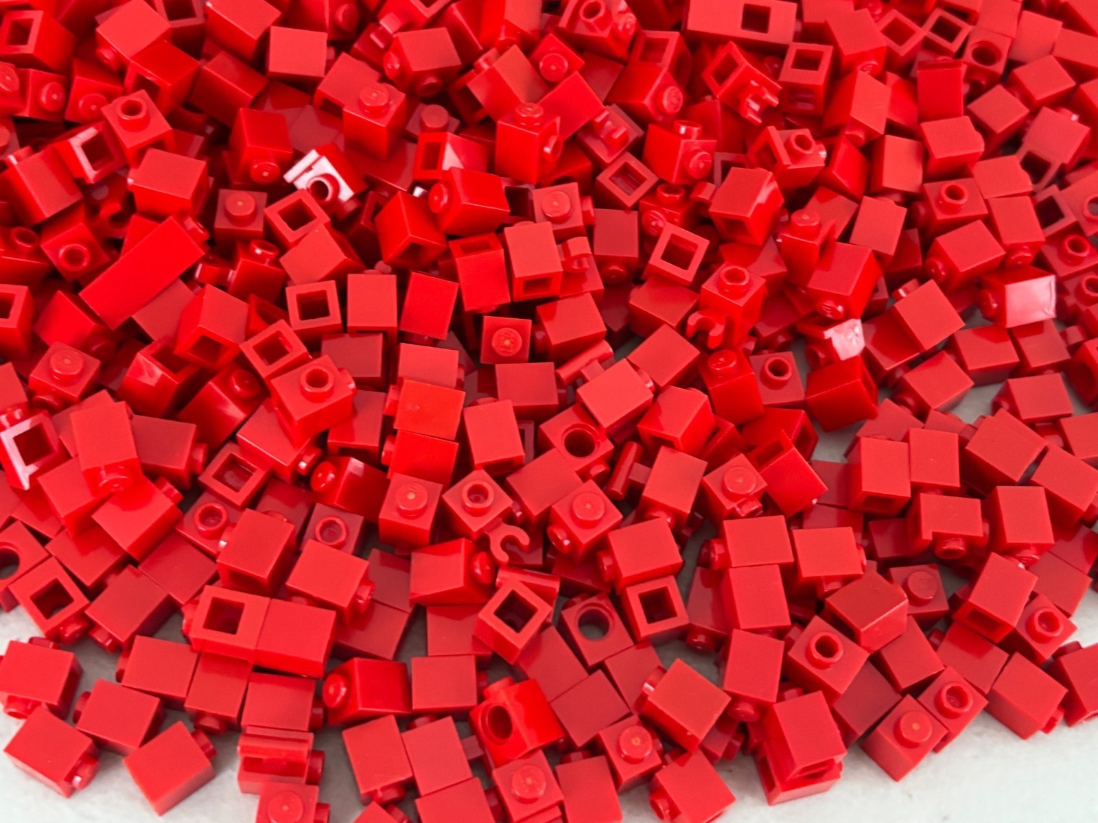 SHIPS FREE!! LEGO HUGE BULK LOT 200 RED 1x1 Brick Mixed Type 1x1 Bricks