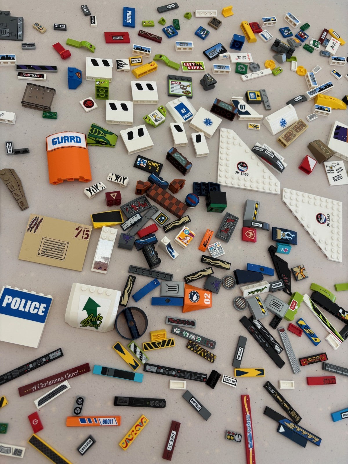 LEGO HUGE LOT of 190 Decorated Stickers Sticker Printed BRICK TILES etc (Lot 9)