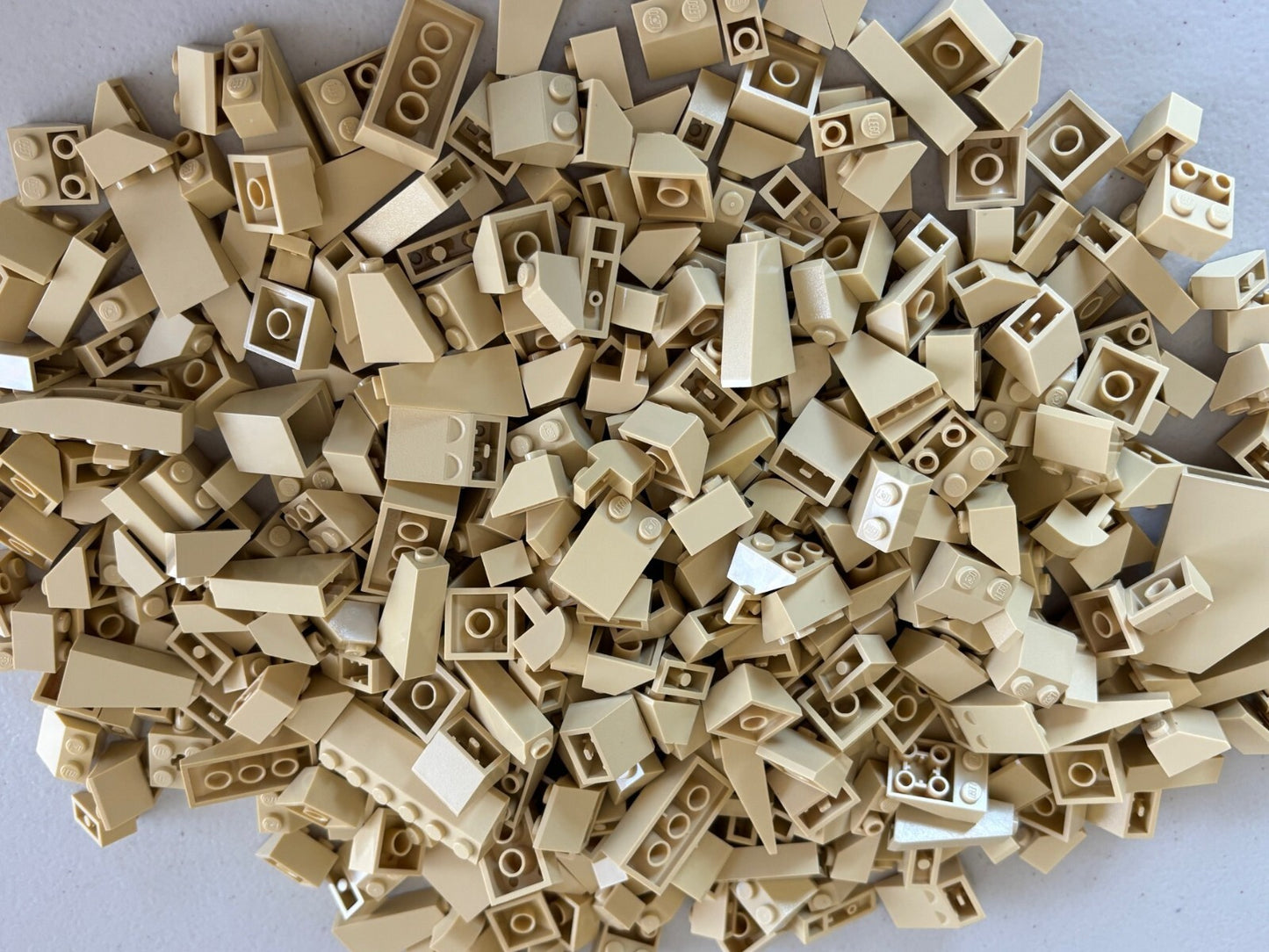 SHIPS FREE!! LEGO Lot of 100 TAN Slope Pieces Variety 3040 3039 3684 Castle
