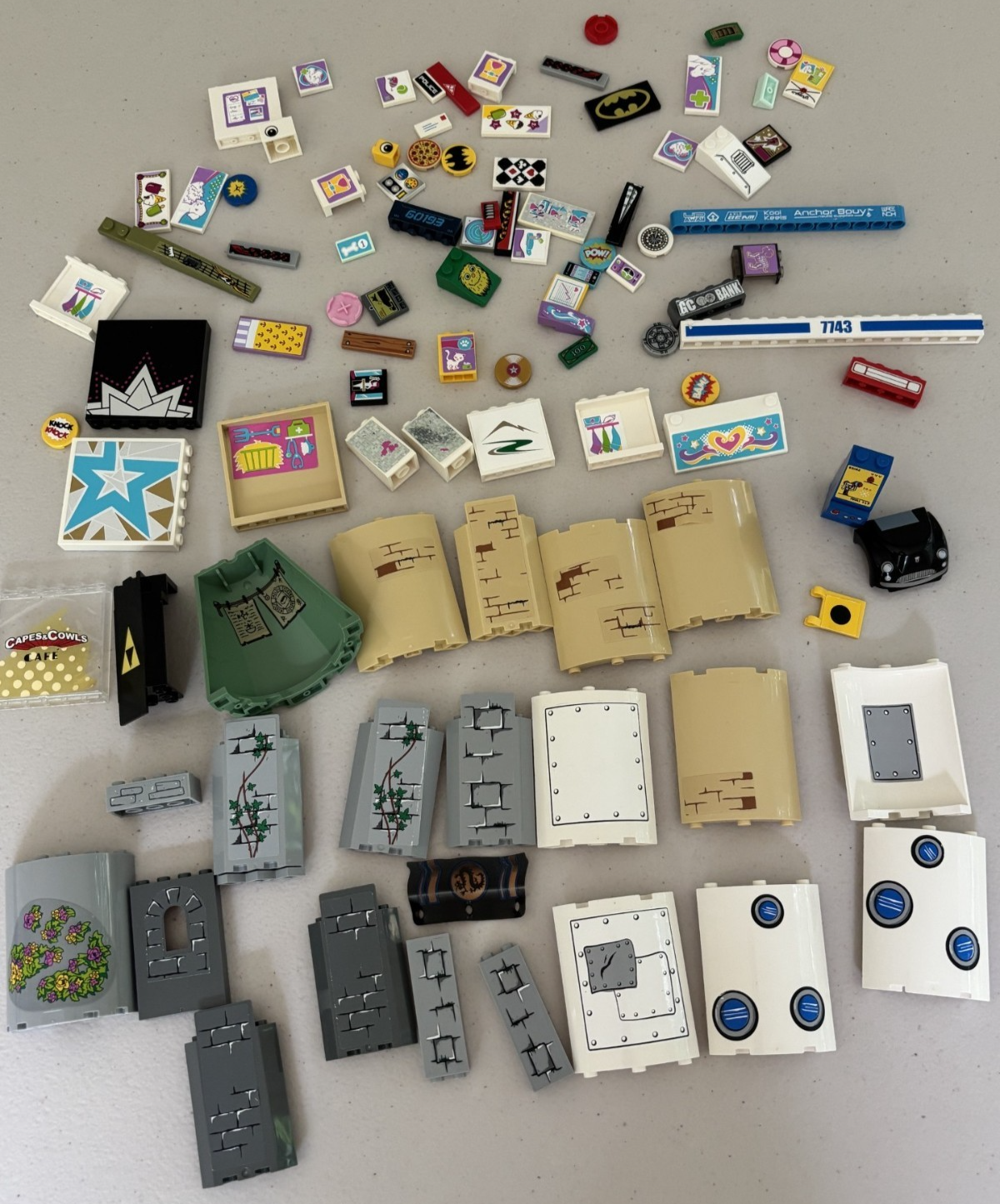 LEGO LOT of 95 Decorated Stickers Printed TILES Castle Sponge Bob etc (Lot 26)
