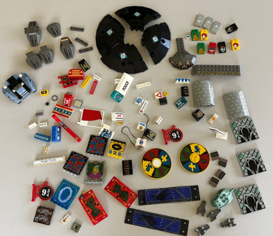 LEGO HUGE LOT of 100 Decorated Stickers Flag Printed BRICK TILES etc (Lot 22)