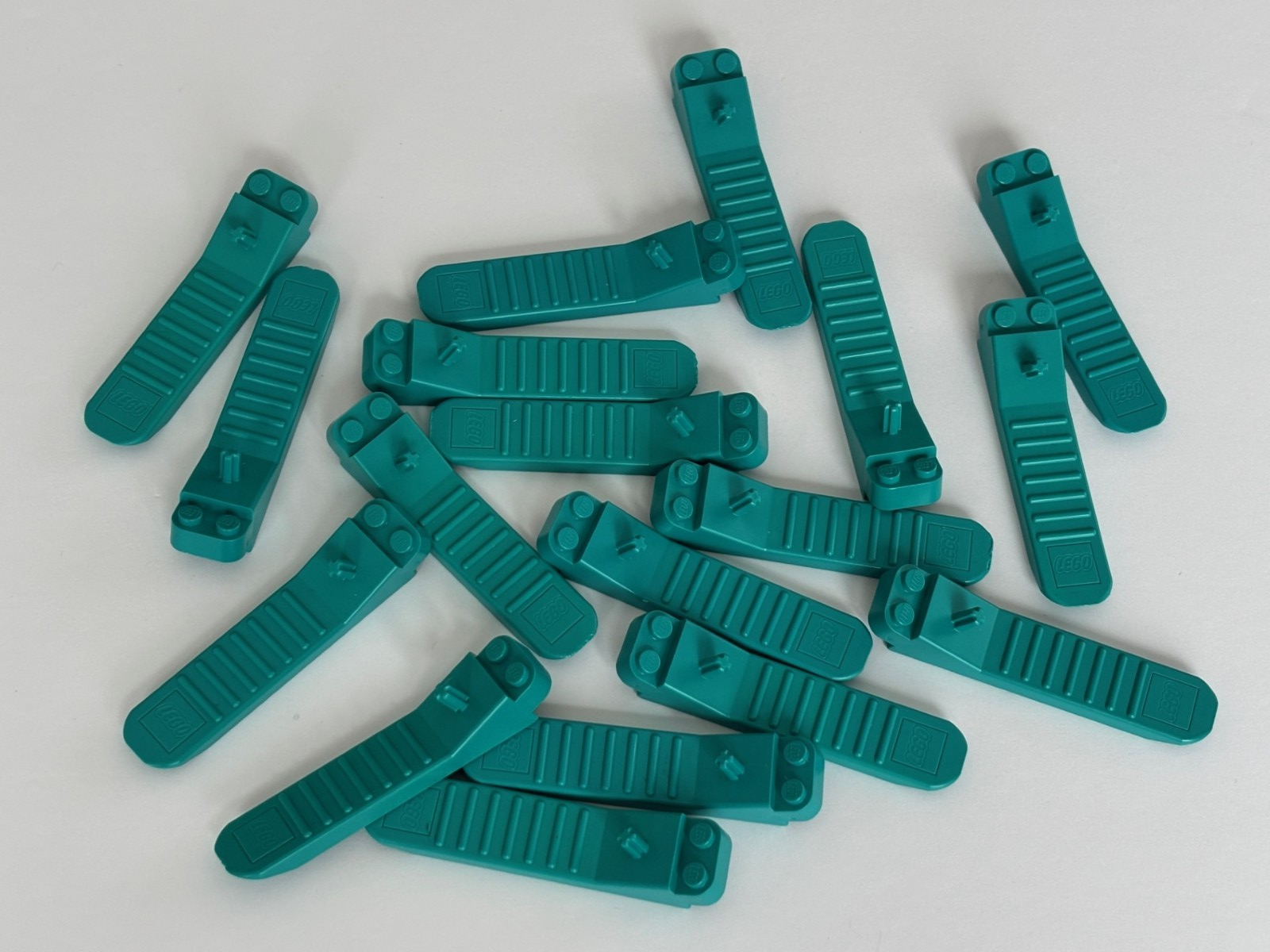 Ships Free! LEGO Lot of 18 Dark Turquoise Brick Separator Human Tool 96874