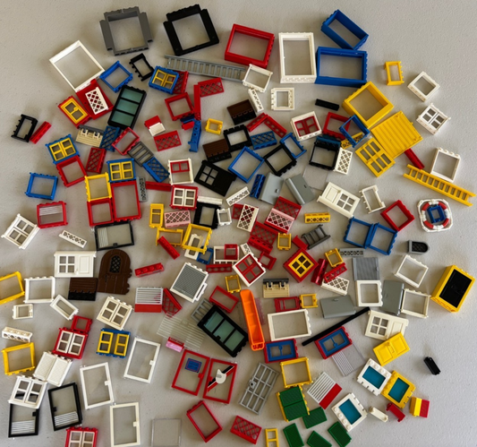 LEGO VINTAGE Windows Doors Fences Shutters Pirate Train Lot as Pictured (Lot 2)