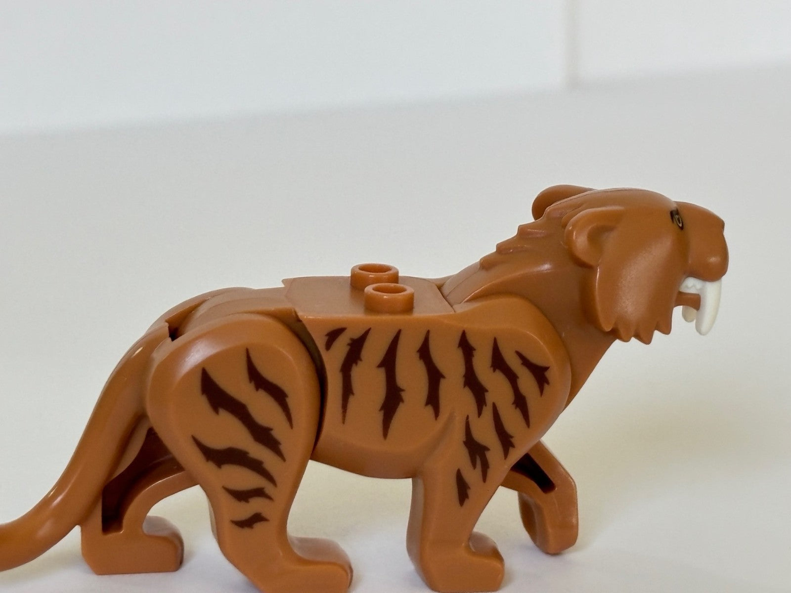 LEGO Sabre Tooth Tiger Authentic Minifigure City 60193 Arctic Saber Tooth Figure