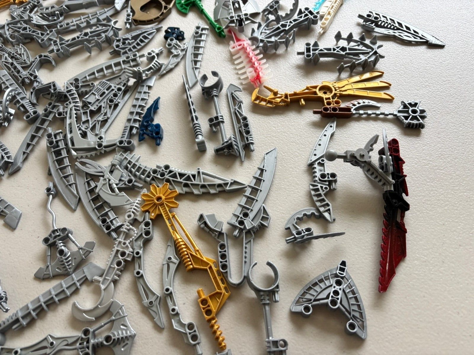 SHIPS FREE Lego Bionicle Weapons, Shield & Accessories Lot of 20 RANDOM SURPRISE