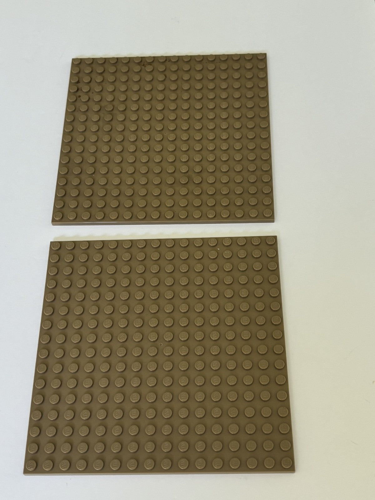 SHIPS FREE! LEGO 91405 Lot of 2 Base Plate Base Plates Board 16x16 Dark Tan