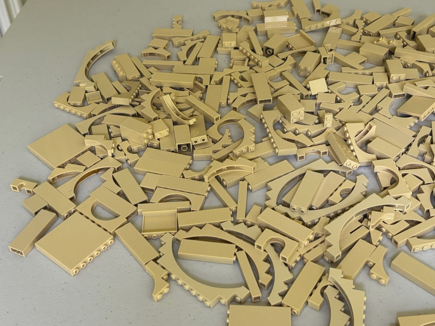 LEGO Lot of 50 TAN Castle Random Mix Arches Wall Panels Bricks Pillars