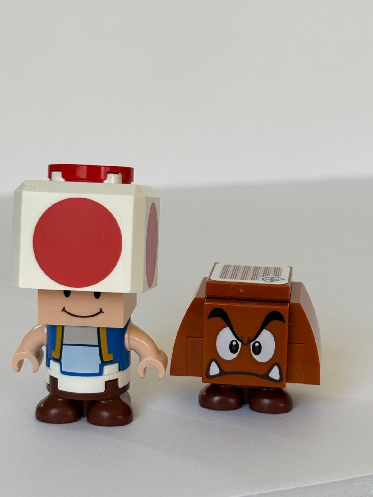 LEGO Toad Happy Super Mario Minifigure mar0010 with Goomba Excellent