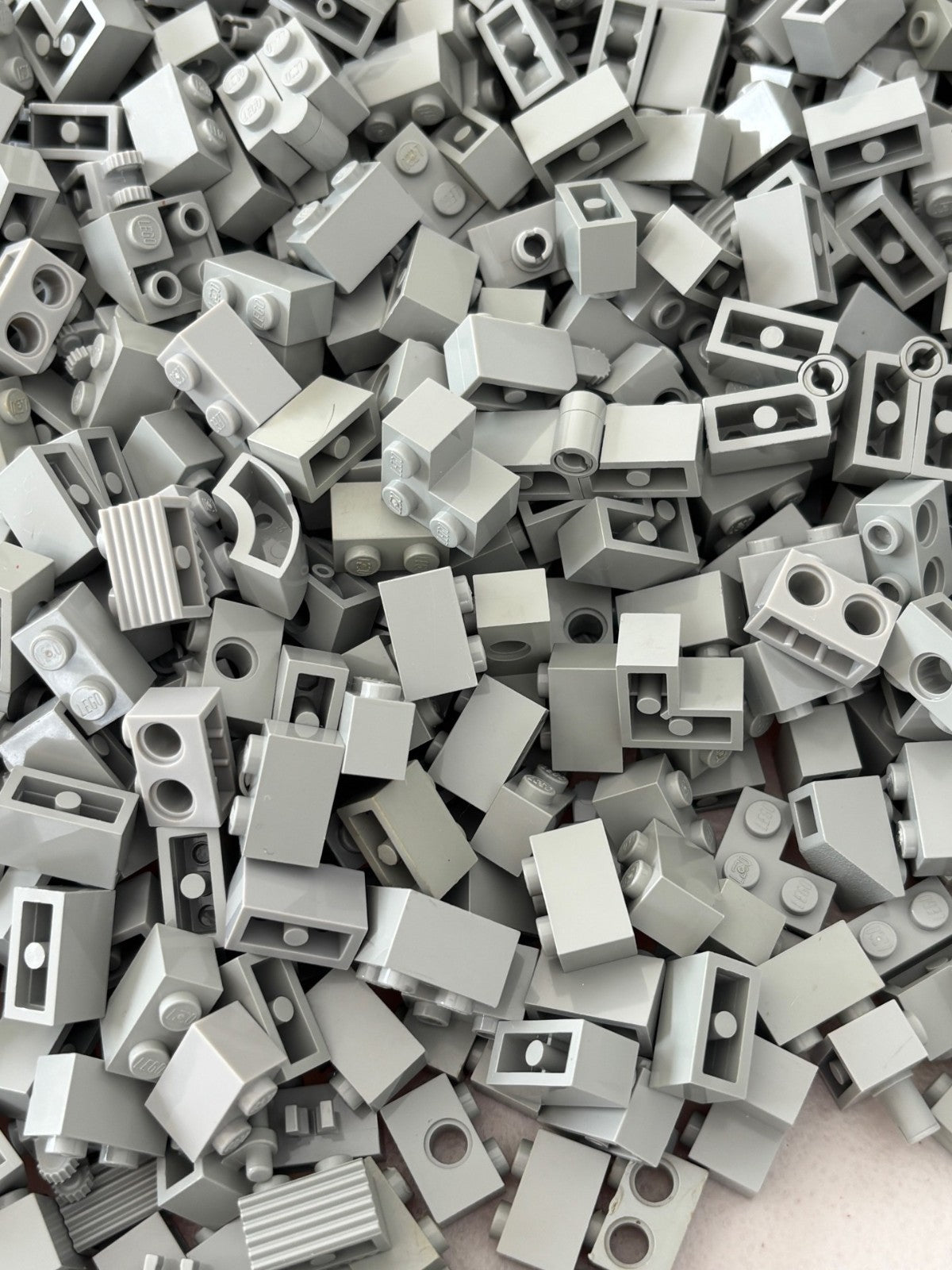SHIPS FREE!! LEGO OLD LIGHT GRAY BRICK 1X2 MIXED LOT (200) PARTS 3004 etc