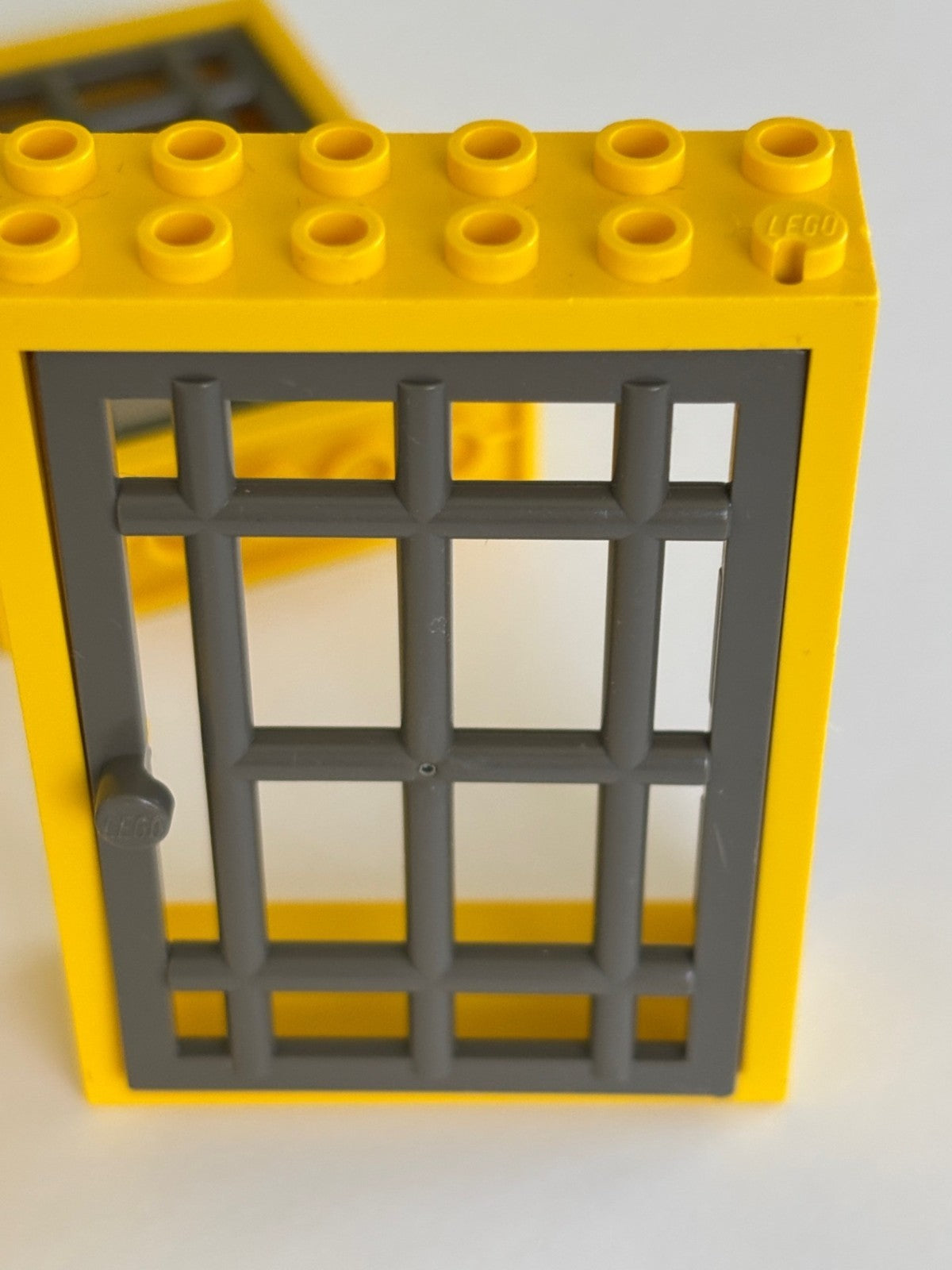 LEGO LOT 4 YELLOW DOOR FRAME 2X6X7 BARRED 1X6X7 PIRATES JAIL CASTLE 4611 4071