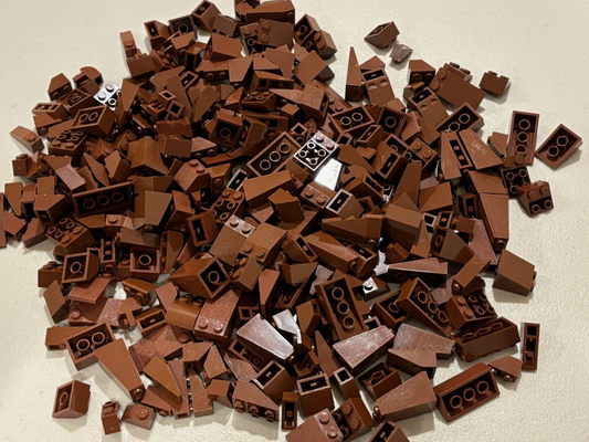 SHIPS FREE!! LEGO Lot of 100 REDDISH BROWN SLOPE PART Bulk 3039 3040 3298 Castle