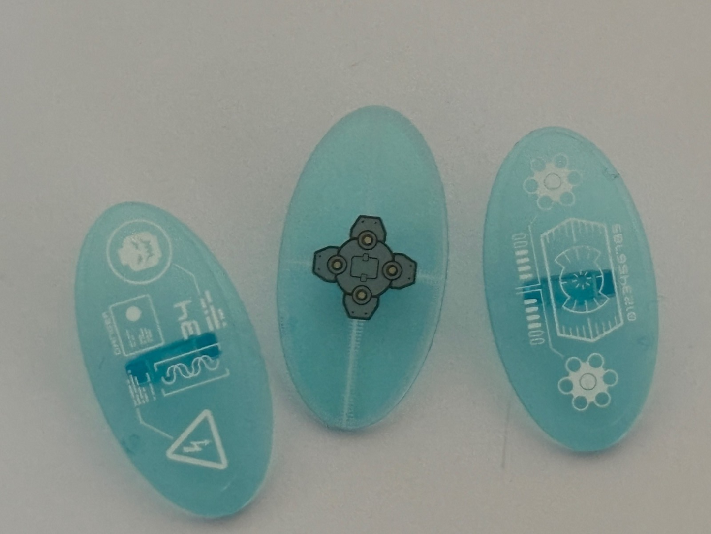 LEGO Minifigure Shield Trans Light blue Translucent Viking etc Lot of 4  (lot F)