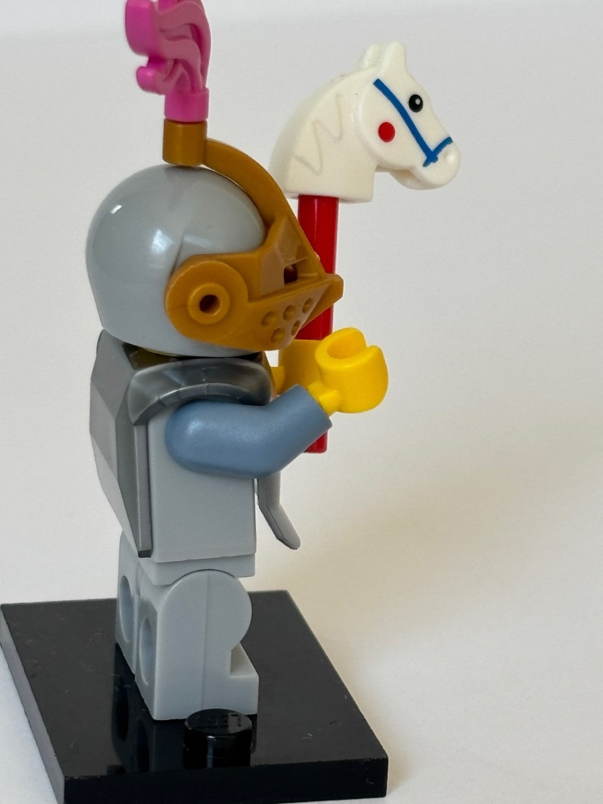 LEGO CMF Series 23 Knight of the Yellow Castle
