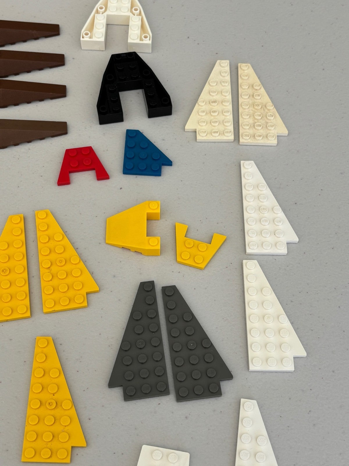 LEGO Wedge Wing Plate & More Parts Lot of 70 + Parts Old Vintage Space as shown