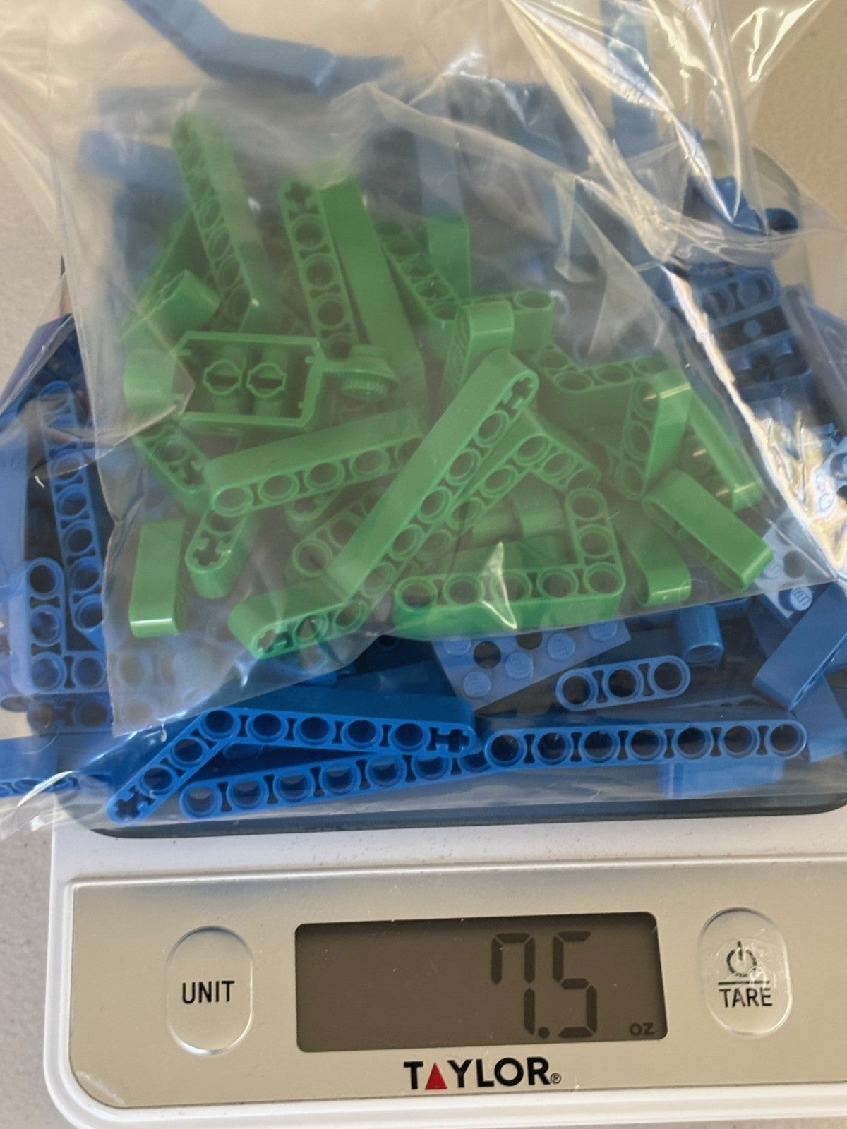 SHIPS FREE! LEGO Lot Blue & Green Technic Brick, Lift Arm, Mindstorms as shown
