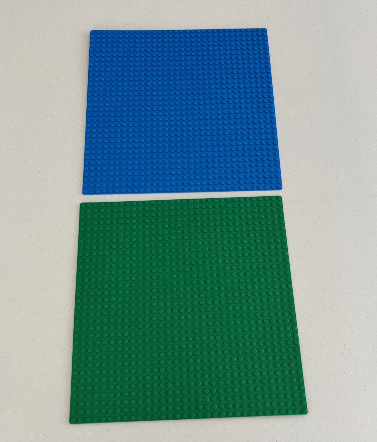 LEGO Lot of 2 3811 Green Blue Base Plate Baseplate 32x32 32 x 32  10" x 10 "