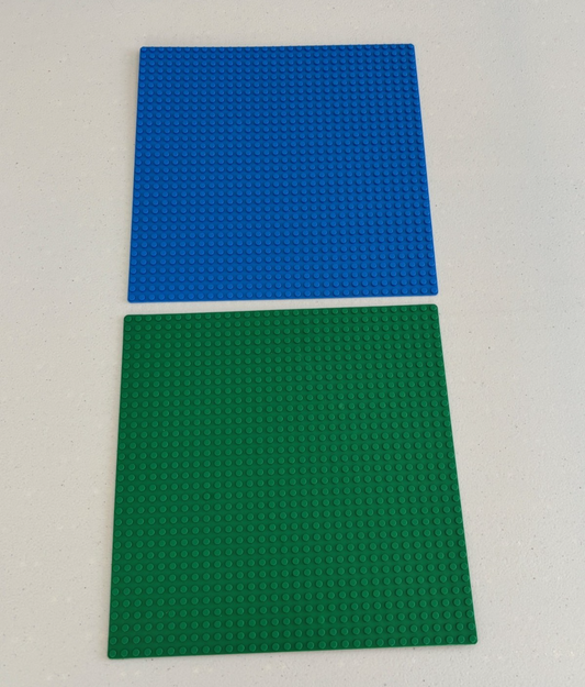 LEGO Lot of 2 3811 Green Blue Base Plate Baseplate 32x32 32 x 32  10" x 10 "