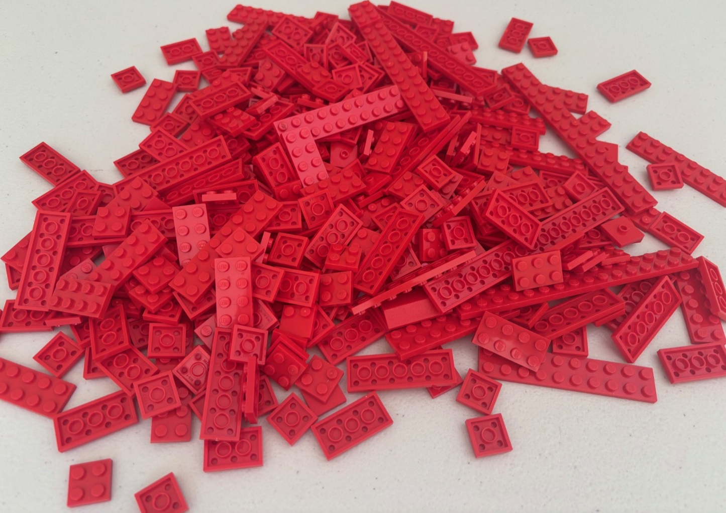 SHIPS FREE!! LEGO LOT OF 200 RED FLAT PLATE PLATES 2X3 2X4 2X6 2X8 2X10 etc 3034