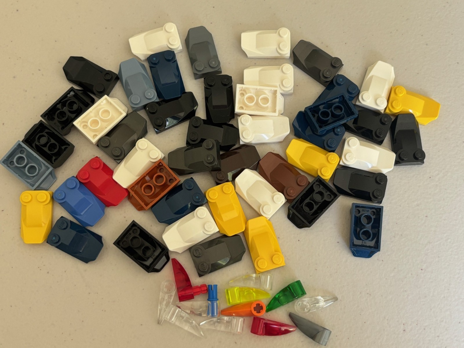 Lego Bionicle 1 x 3 Tooth with Axle Hole Part x346 & 47456 Lot of 58