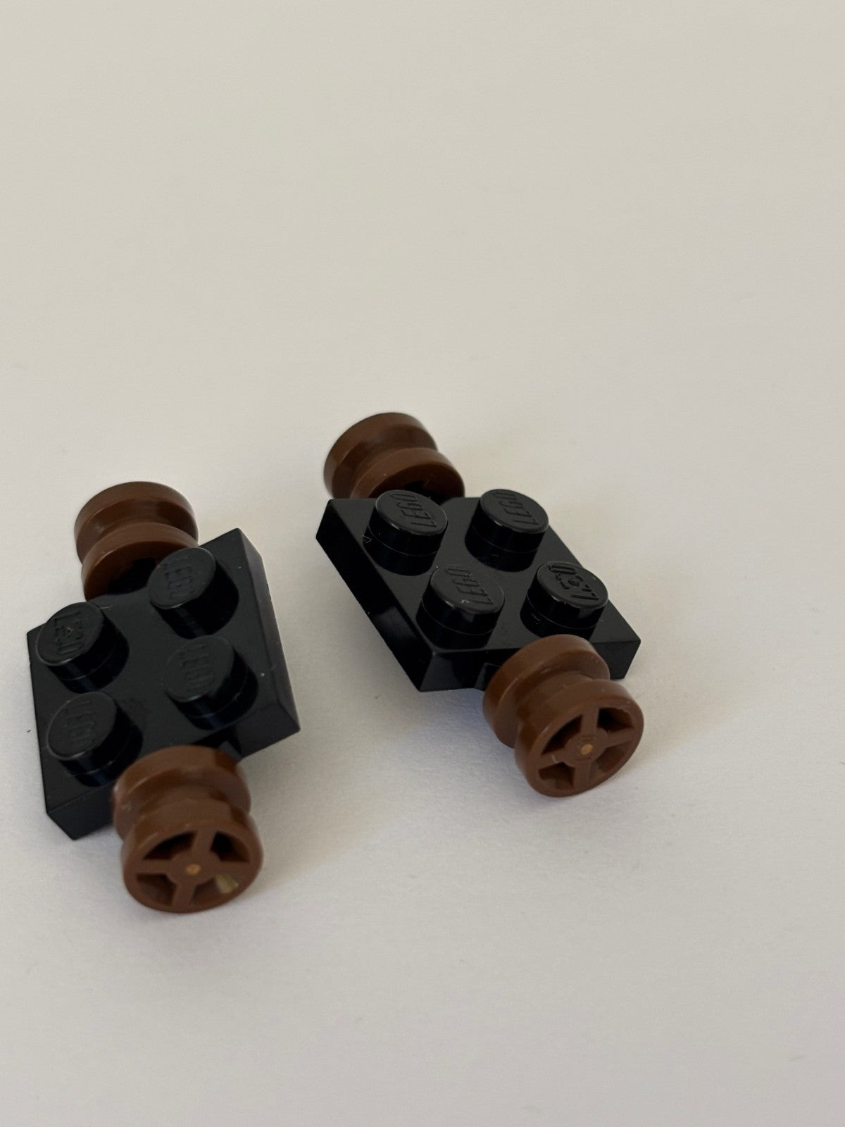 LEGO Lot of 4 Vtg Brown Cannon Wheels & Axle 4624 Pirate Ship Barracuda Clipper