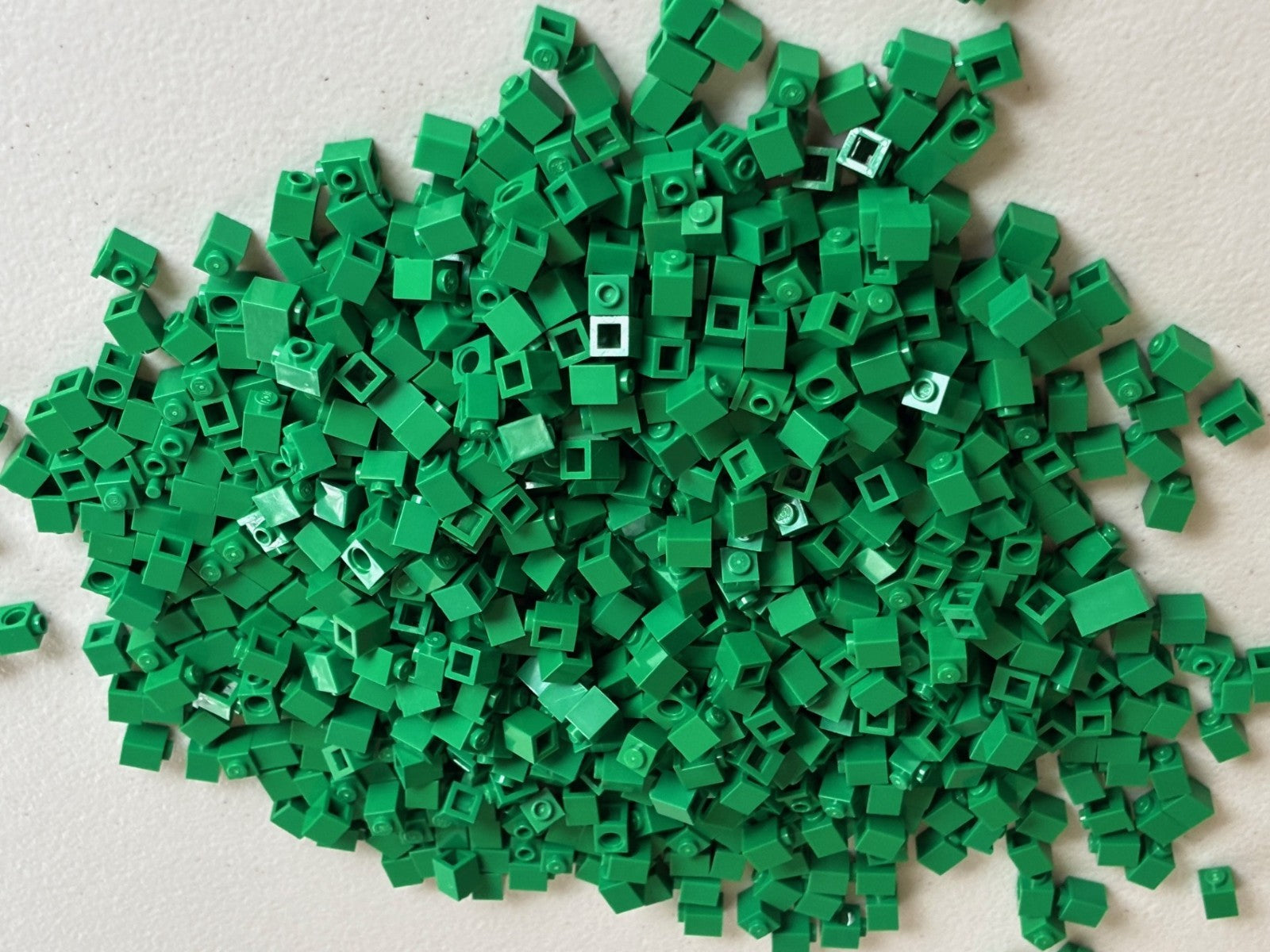 SHIPS FREE!! LEGO Huge Lot of 100 ! Brick GREEN Mixed types of 1x1 Bricks Pieces