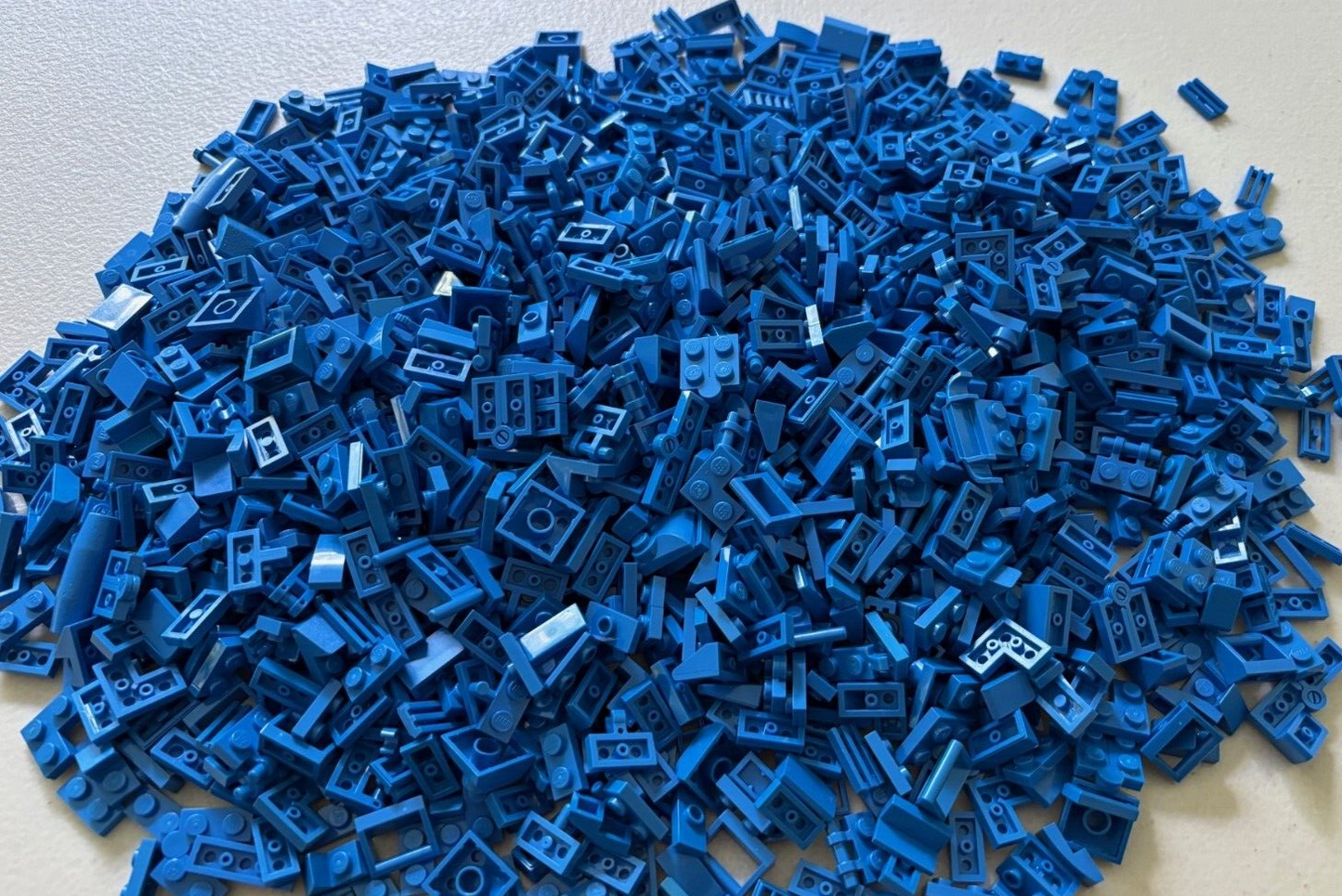 SHIPS FREE!! LEGO BLUE 1x2 Plate PLATES Tile Grill Handle Parts Mixed Lot of 200