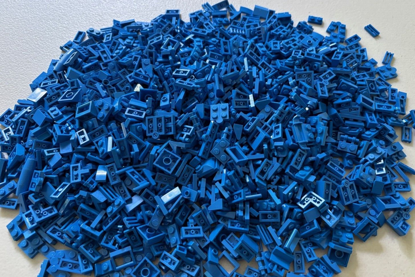 SHIPS FREE!! LEGO BLUE 1x2 Plate PLATES Tile Grill Handle Parts Mixed Lot of 200