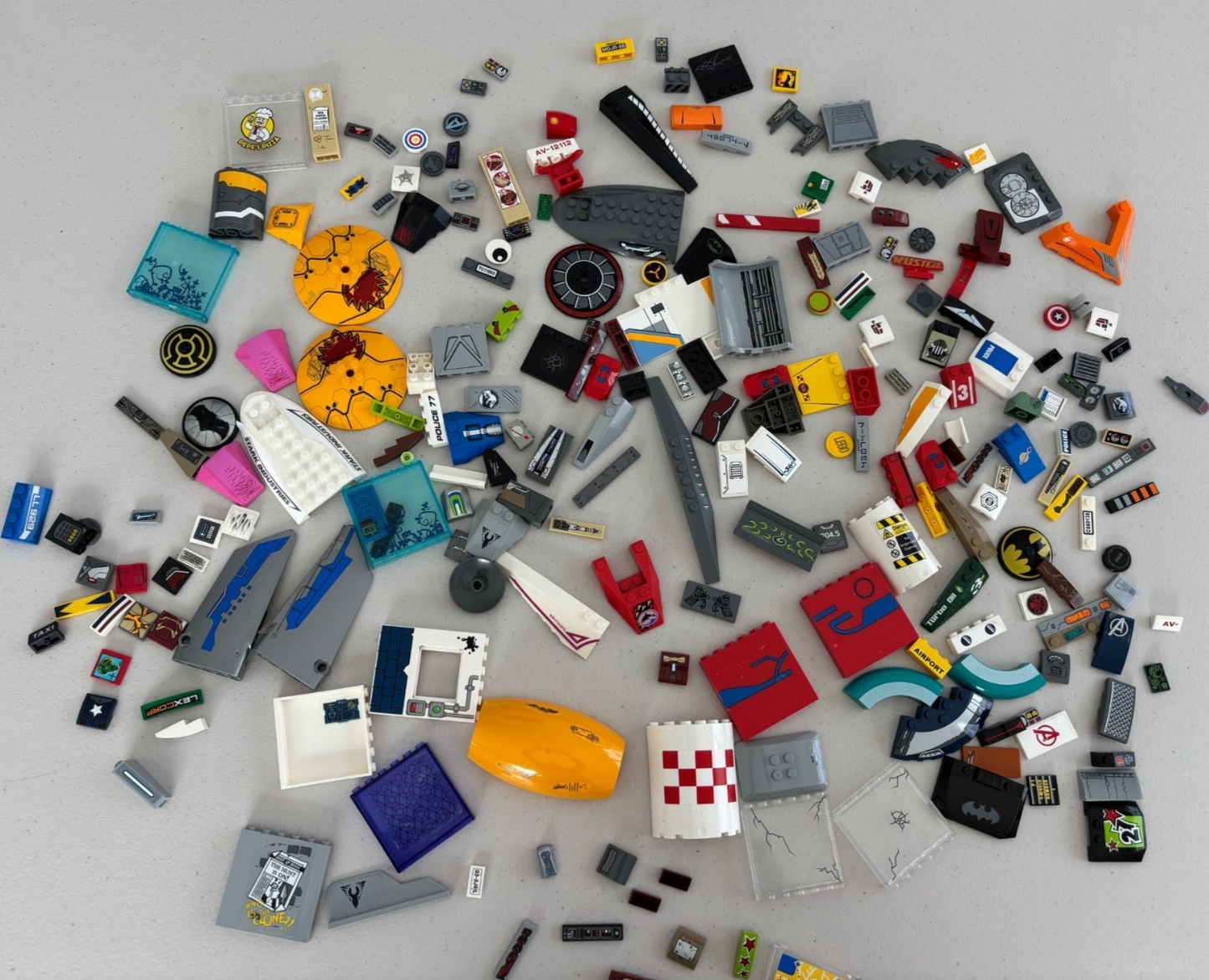 LEGO HUGE LOT of 185 Decorated Stickers Sticker Printed BRICK TILES etc (Lot 12)