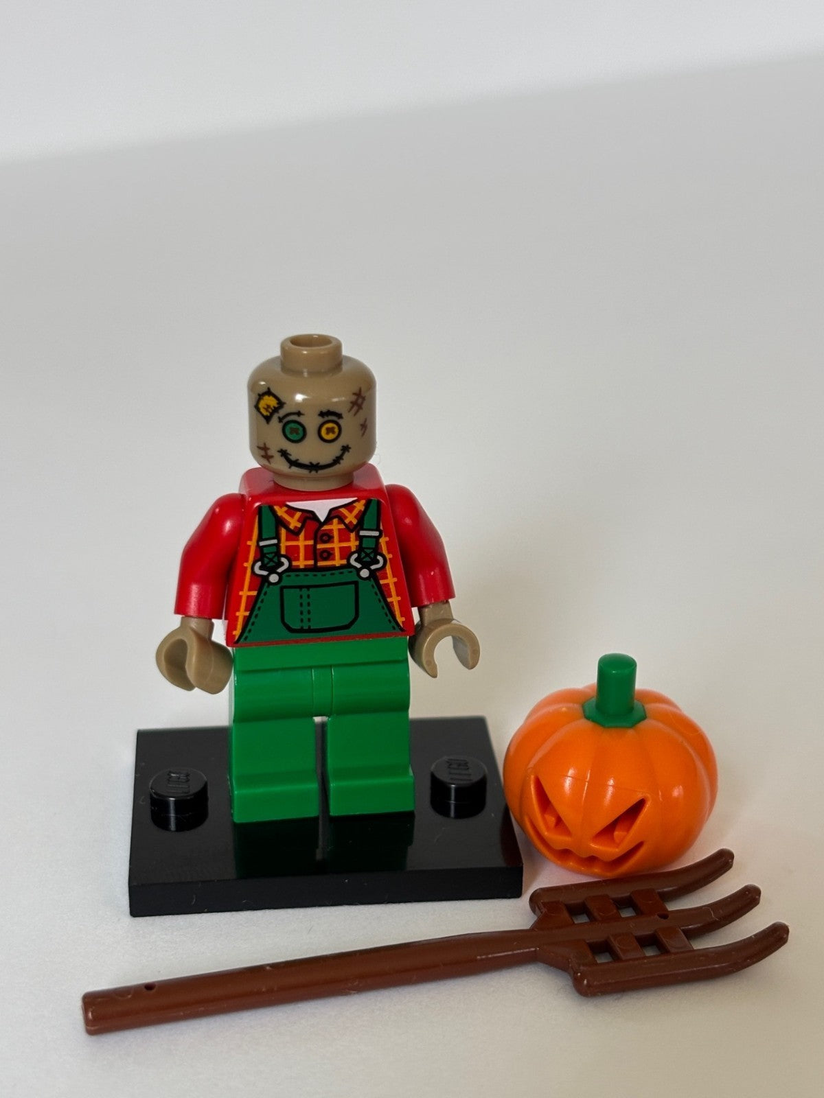 LEGO Holiday & Event: Halloween JACK-O'-LANTERN SUIT GUY Minifig hol303 Farmer