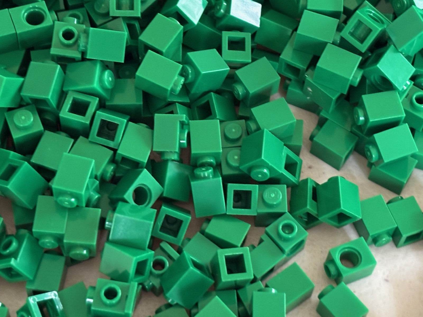 SHIPS FREE!! LEGO Huge Lot of 100 ! Brick GREEN Mixed types of 1x1 Bricks Pieces