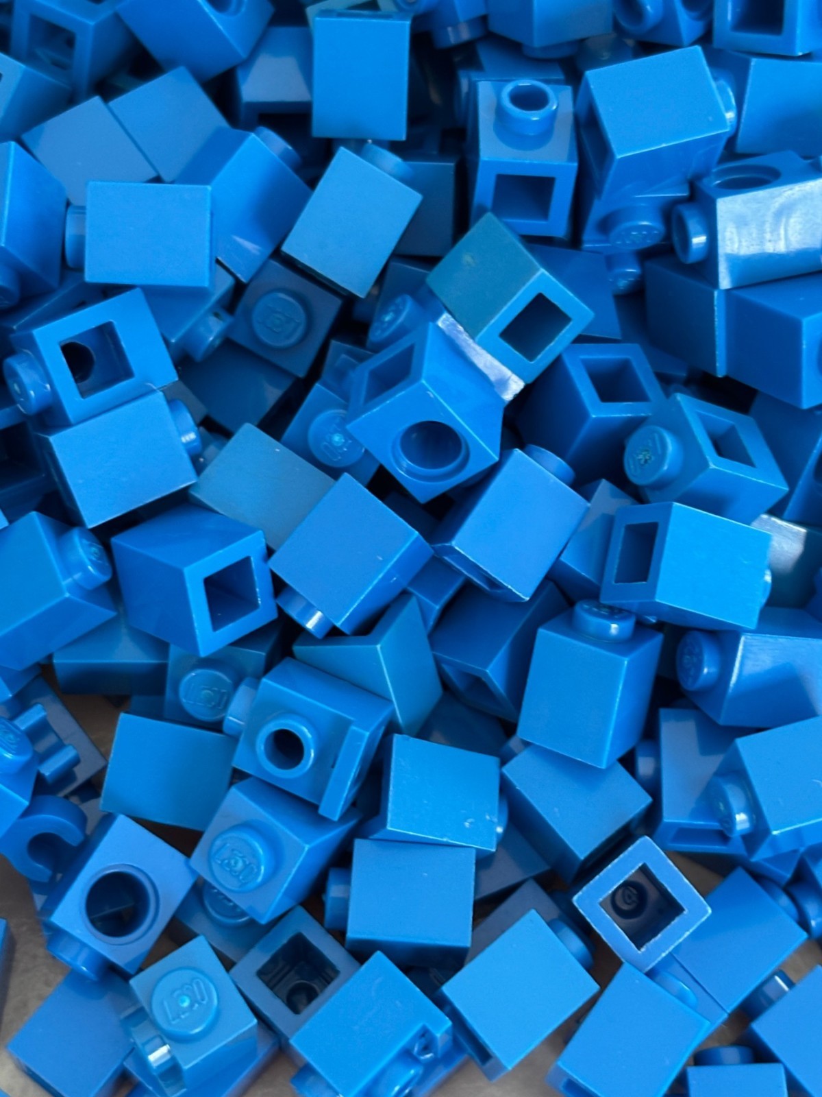 SHIPS FREE! LEGO HUGE LOT 200 BLUE 1x1 Brick Mixed Type 1x1 Bricks