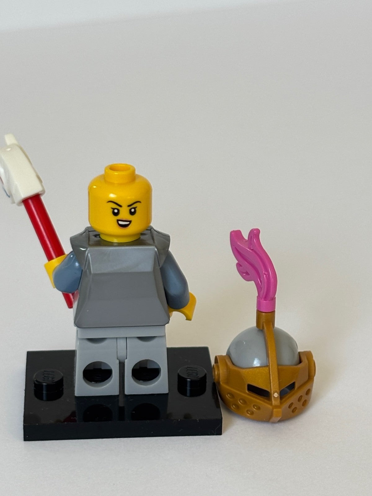 LEGO CMF Series 23 Knight of the Yellow Castle