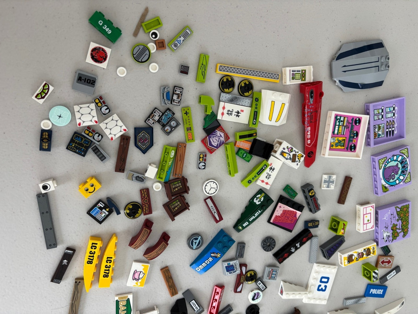 LEGO HUGE LOT of 185 Decorated Stickers Sticker Printed STAR WARS etc (Lot 19)