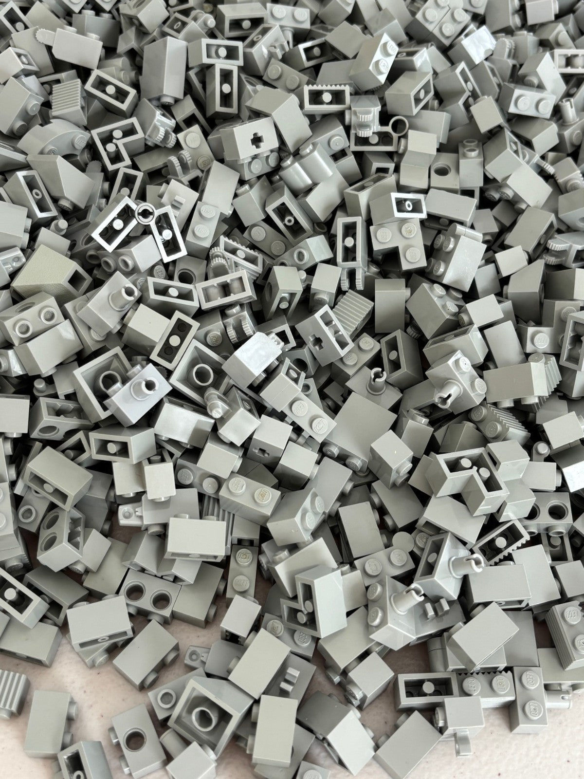 SHIPS FREE!! LEGO OLD LIGHT GRAY BRICK 1X2 MIXED LOT (200) PARTS 3004 etc
