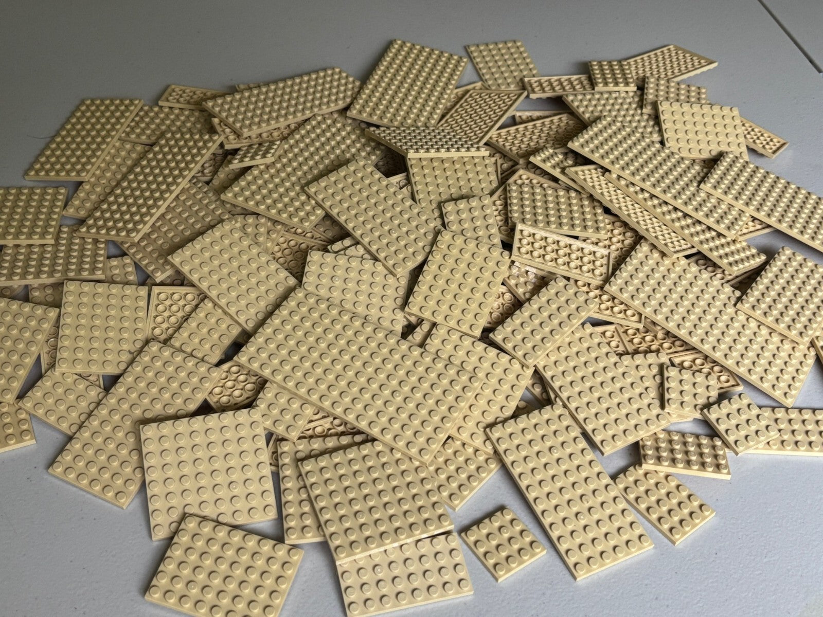 SHIPS FREE!! Lot of 25 LEGO Tan Random Mixed Size Baseplates Base Plate