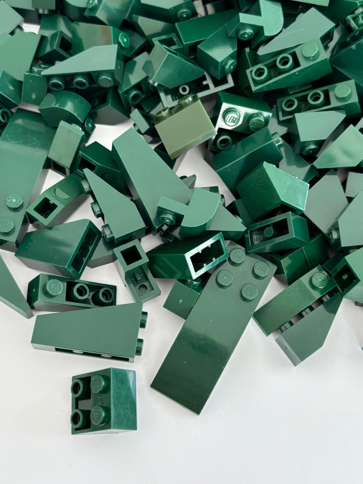 SHIPS FREE!! LEGO 50 Slope DARK GREEN 3039 3040 4287 3665 3298 MIXED CASTLE