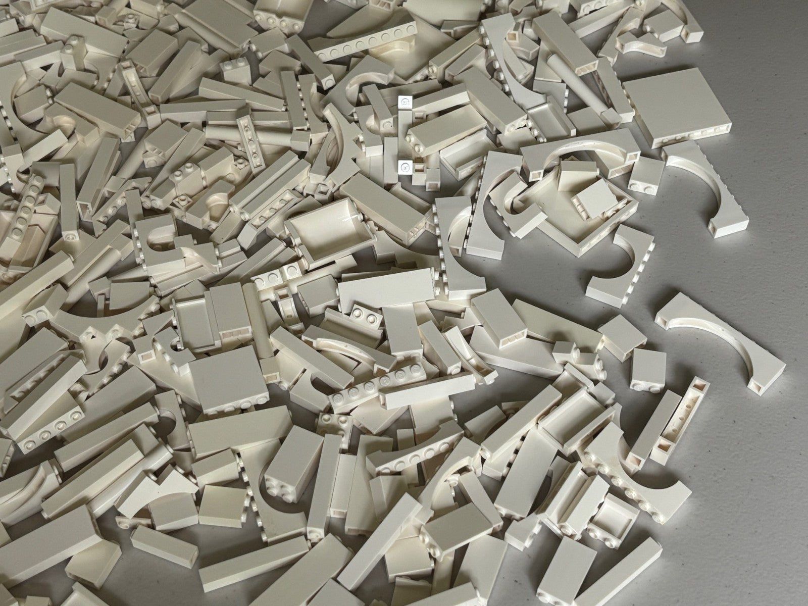 LEGO Lot of 50 White Castle Random Mix Arches Walls Bricks Pillars