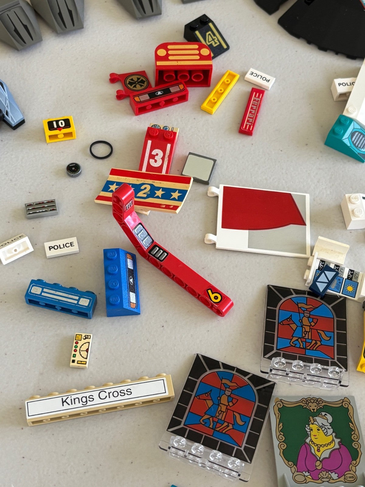 LEGO HUGE LOT of 100 Decorated Stickers Flag Printed BRICK TILES etc (Lot 22)