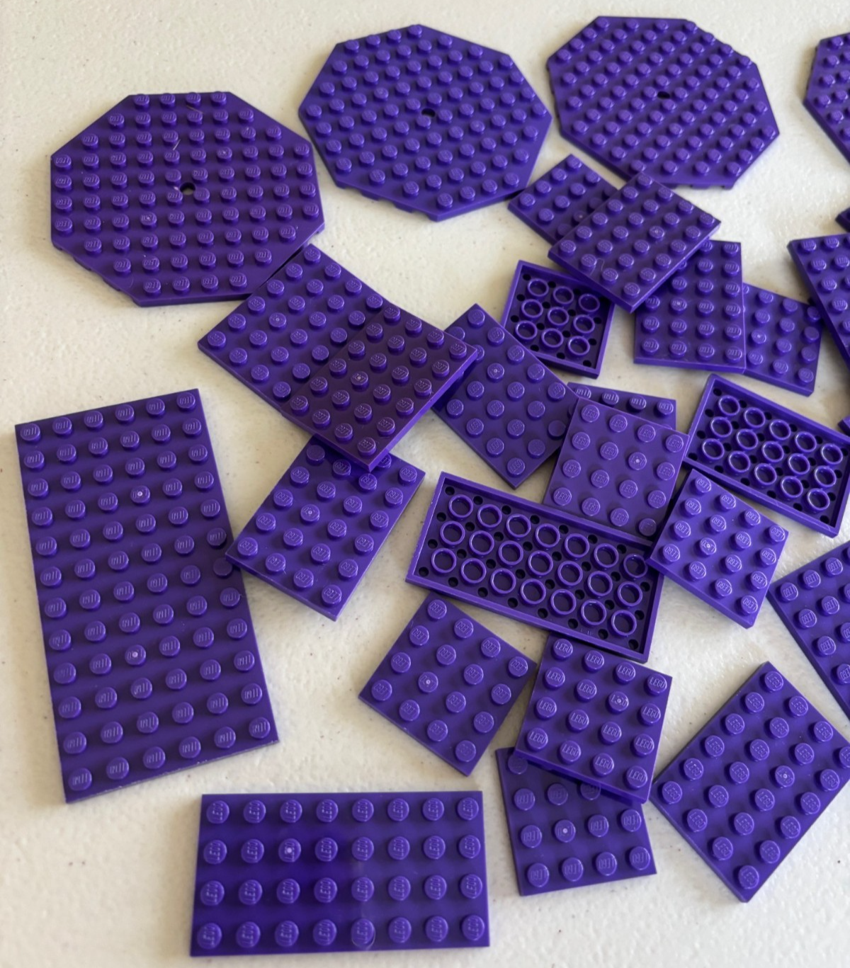 SHIPS FREE! Lot 25 DARK PURPLE Baseplates wrc Plate RANDOM SIZES AS SHOWN RARE