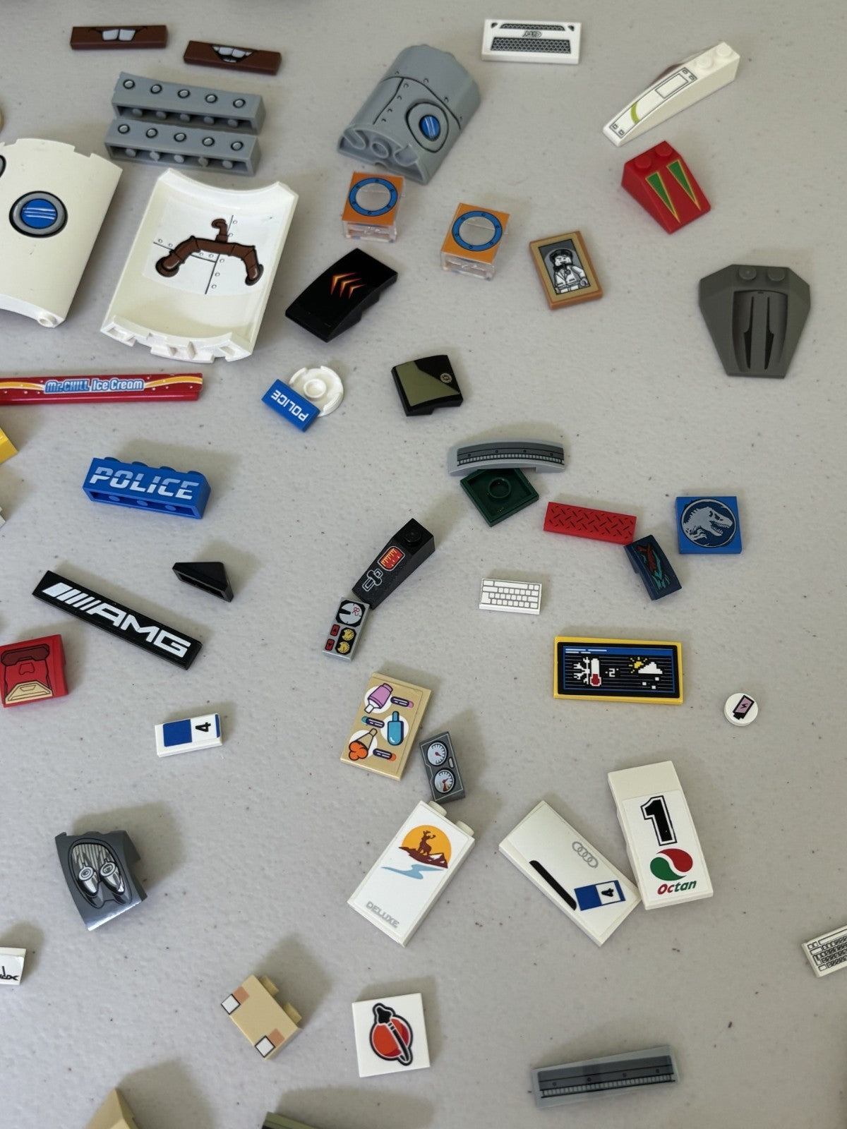LEGO HUGE LOT of 140 Decorated Stickers Sticker Printed BRICK TILES etc (Lot 9)