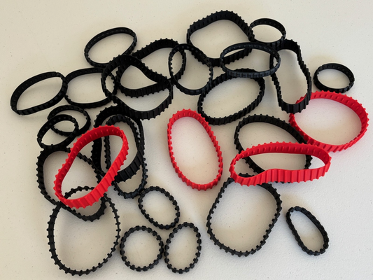 LEGO Lot of 28 Rubber Tread 36 Ridge 13972 Red Black Mixed Sizes & Types