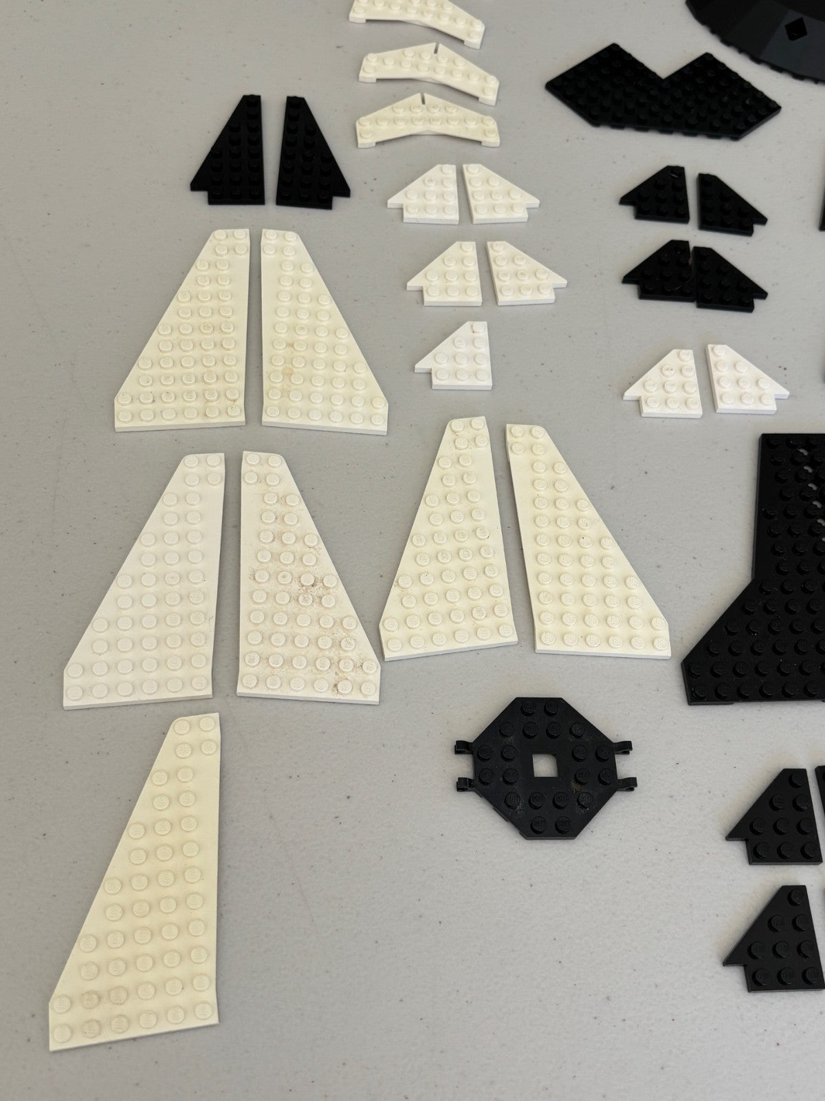 LEGO Wedge Wing Plate & More Parts Lot of 70 + Parts Old Vintage Space as shown