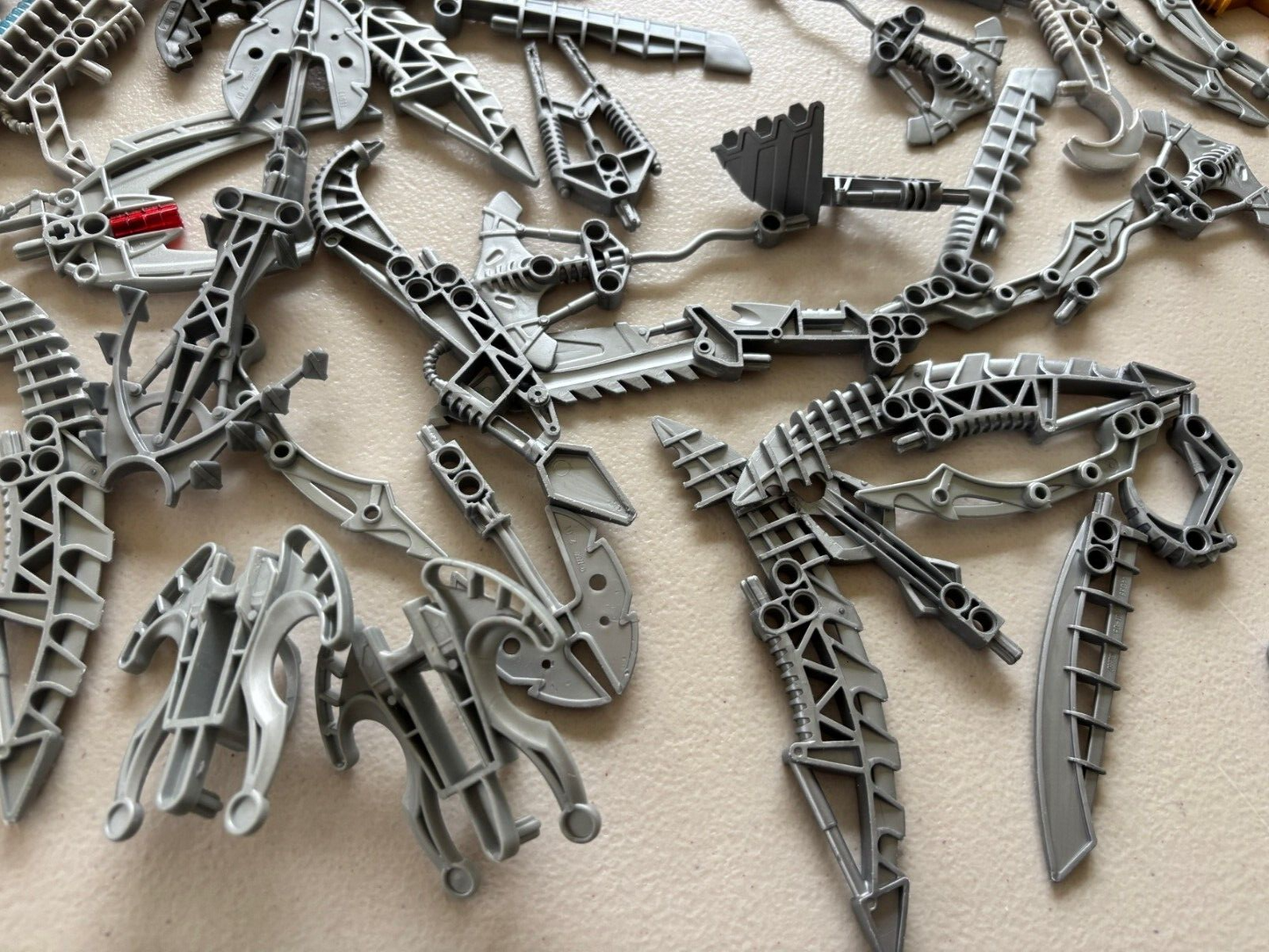 SHIPS FREE Lego Bionicle Weapons, Shield & Accessories Lot of 20 RANDOM SURPRISE