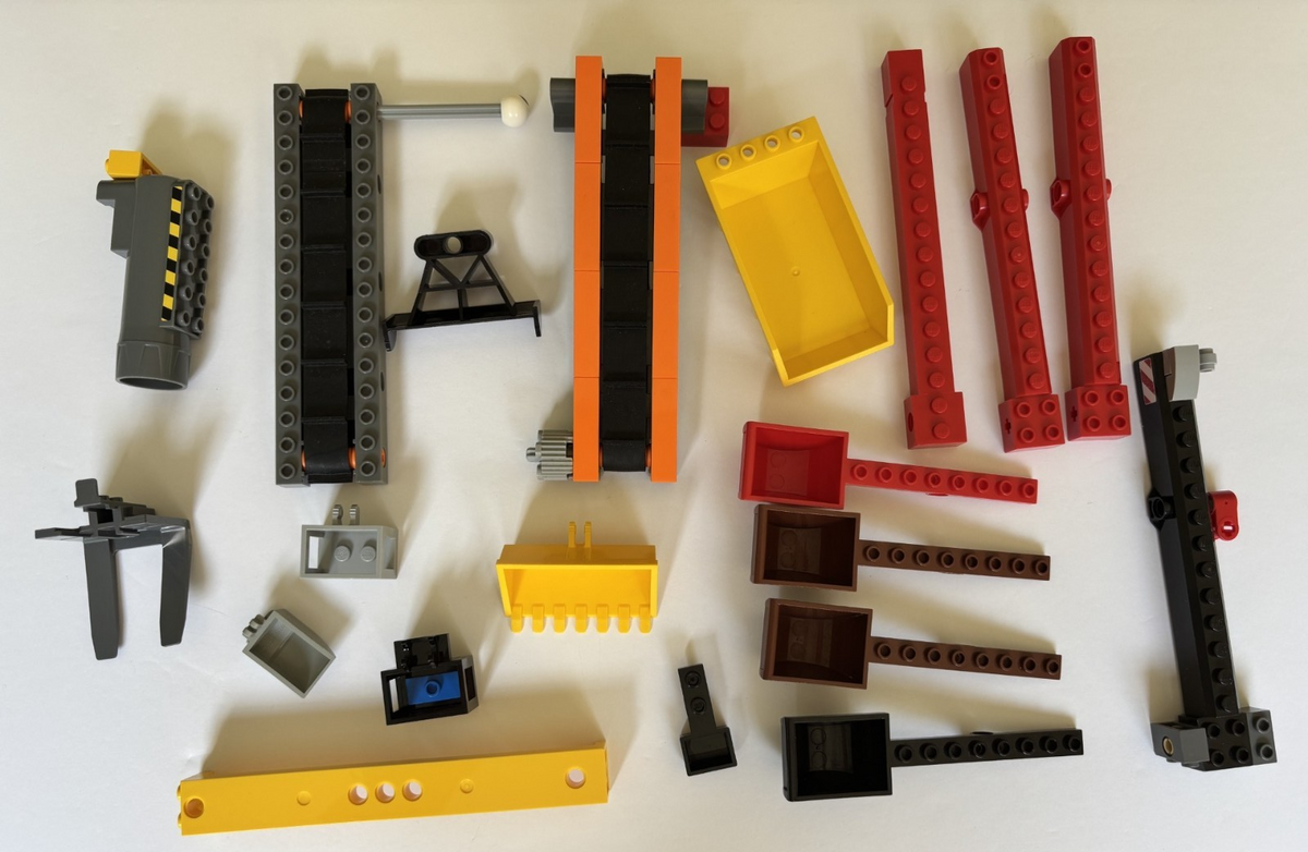 LEGO LOT OF 20 CONSTRUCTION VEHICLE DIGGER BUCKETS CONVEYOR BELT and More Parts