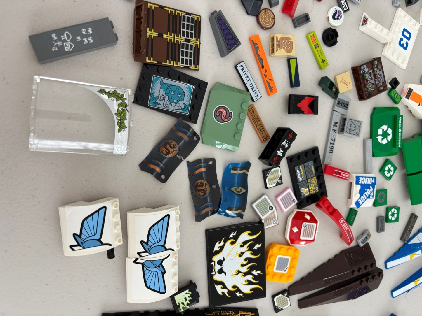 LEGO HUGE LOT of 185 Decorated Stickers Sticker Printed STAR WARS etc (Lot 19)